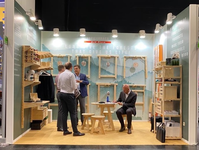 Koloniako Eisenwarenmesse Burdineriako eta Brikolajeko Azoka bisitatu dugu